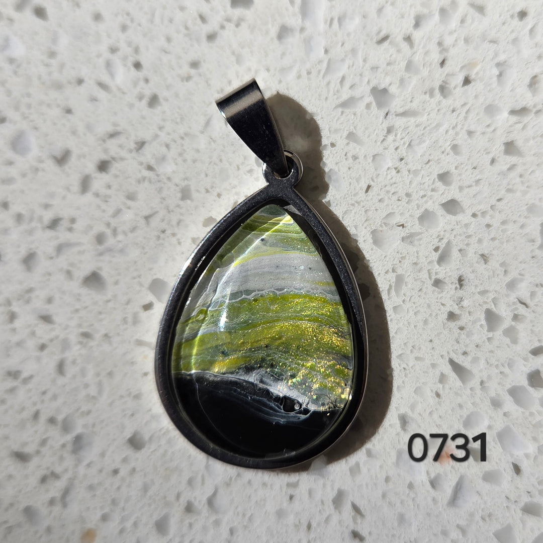 Hand Painted Pendant (Teardrop) - 0731