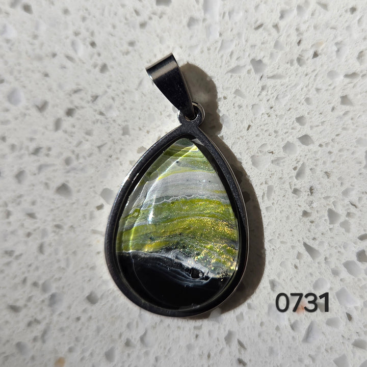 Hand Painted Pendant (Teardrop) - 0731