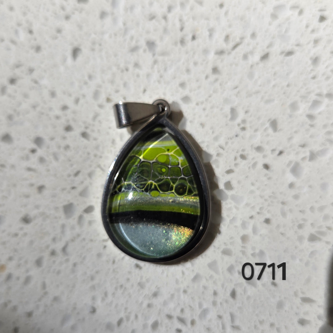 Hand Painted Pendant (Teardrop) - 0711