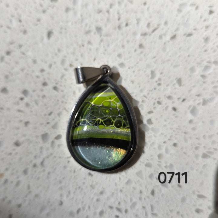 Hand Painted Pendant (Teardrop) - 0711